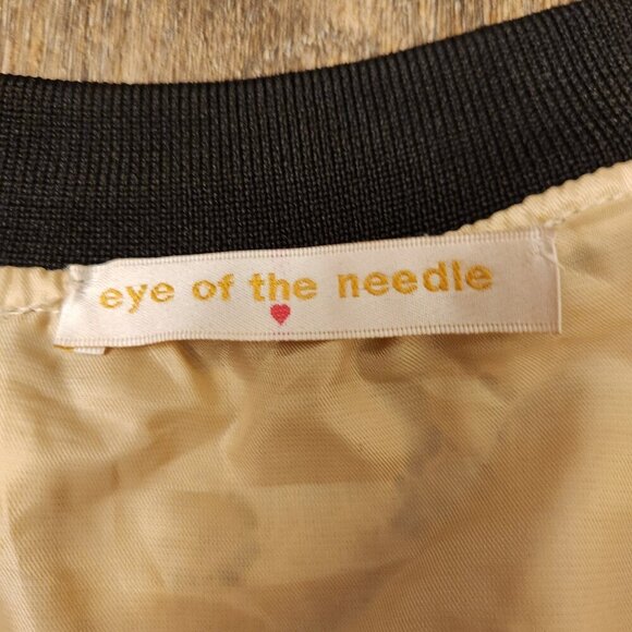 Eye Of The Needle White and gold lace bomber lace jacket size M EUC - Picture 6 of 8